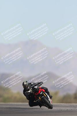 media/Oct-26-2025-Race Pace (Sun) [[c1447ca738]]/Non Verified (1st 20 Minutes of every Hour)/4-Turn 14 (1110am)/